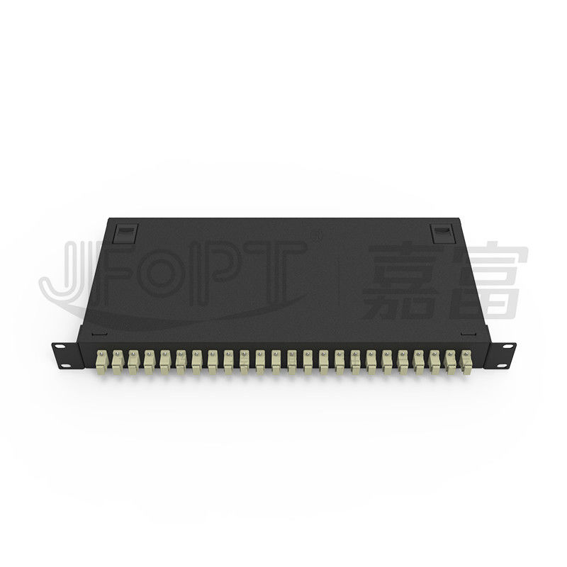 LC/SC/FC/ST Rack Mount Fiber Patch Panel 12/24core mit 19-Zoll-Größe Türknopf Öffnung